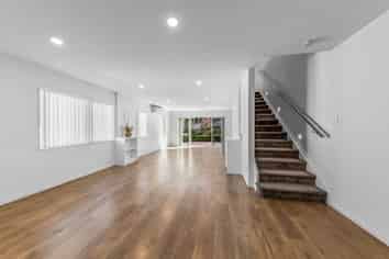 27 Sunshine Boulevard, Sunnyvale