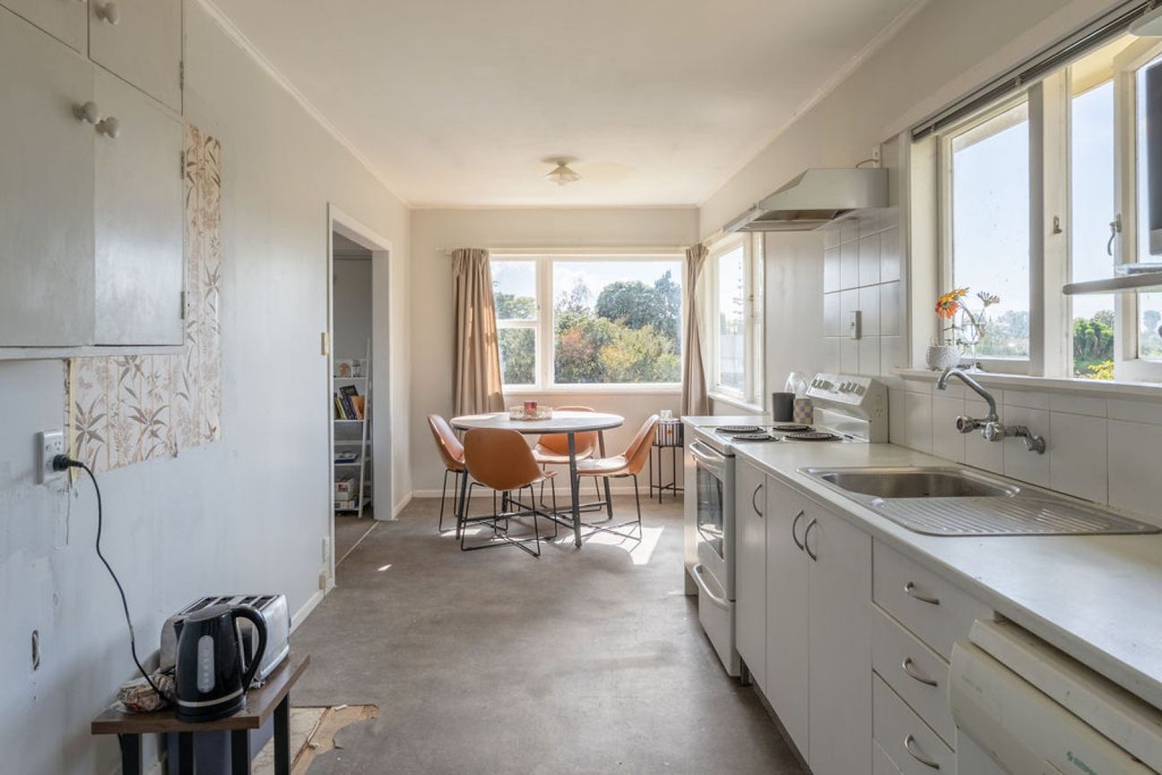 Anyone could buy this - Altro