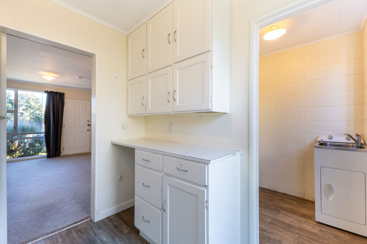 Affordable and Available! - Więcej