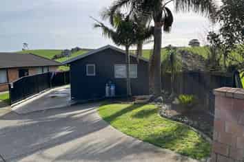 8a Northvale Place, Pukekohe