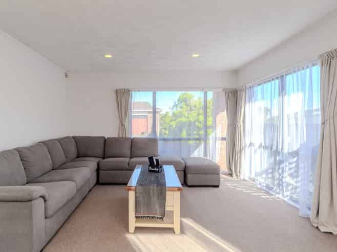 5 Peter Button Place, Johnsonville