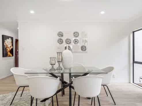 2 Stitchbird Close, Murrays Bay
