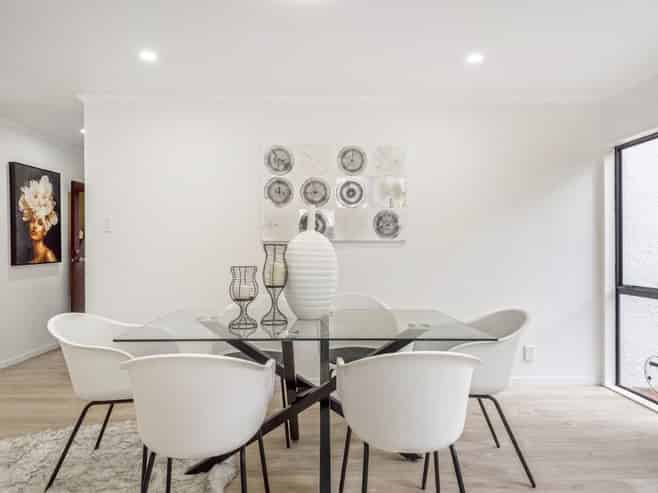 2 Stitchbird Close, Murrays Bay