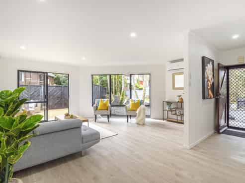 2 Stitchbird Close, Murrays Bay