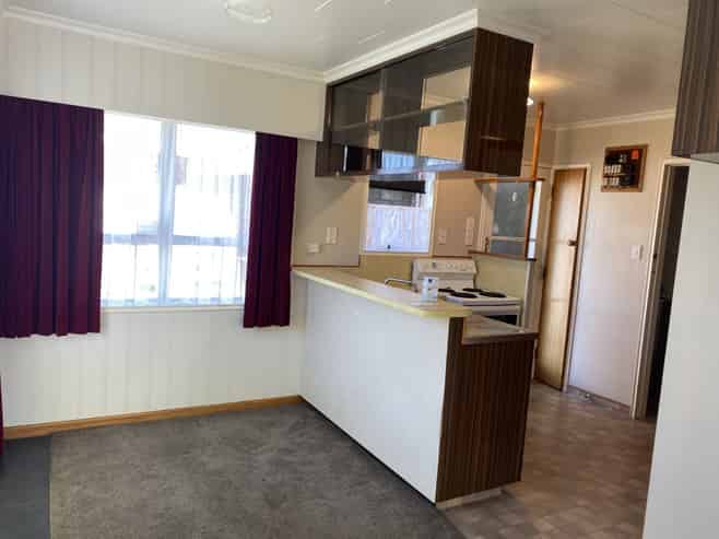 2A Chartwell Drive, Eltham