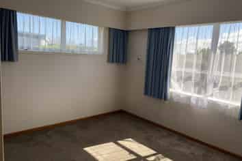 2A Chartwell Drive, Eltham