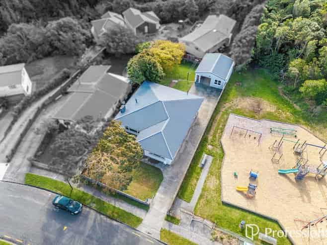 19 Holly Grove, Maungaraki