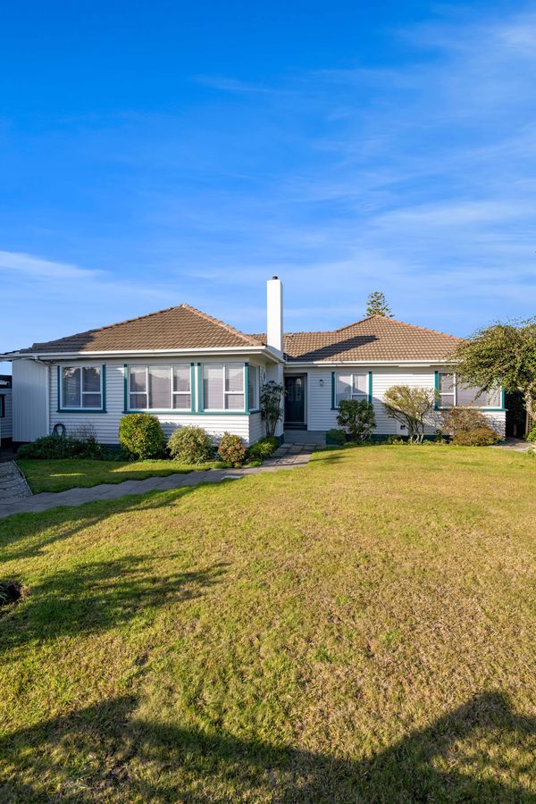 Seaview living - Space for the whole family, Westown