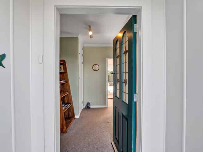 125 Seaview Road, Westown