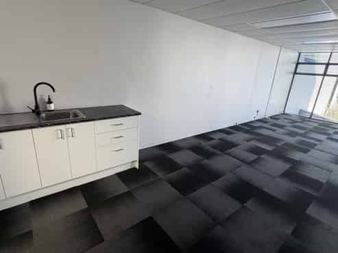 Versatile Albany trade unit