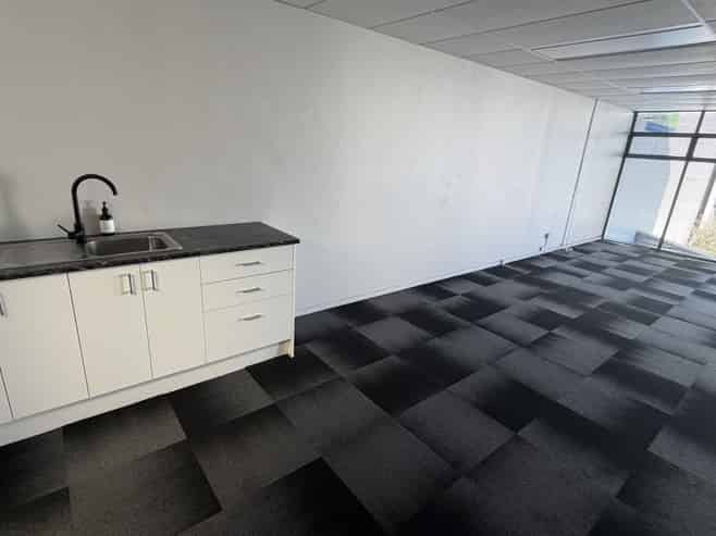Versatile Albany trade unit