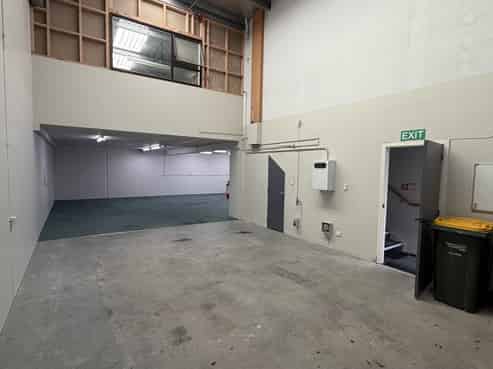 Versatile Albany trade unit