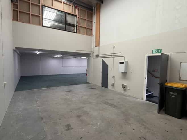 Versatile Albany trade unit