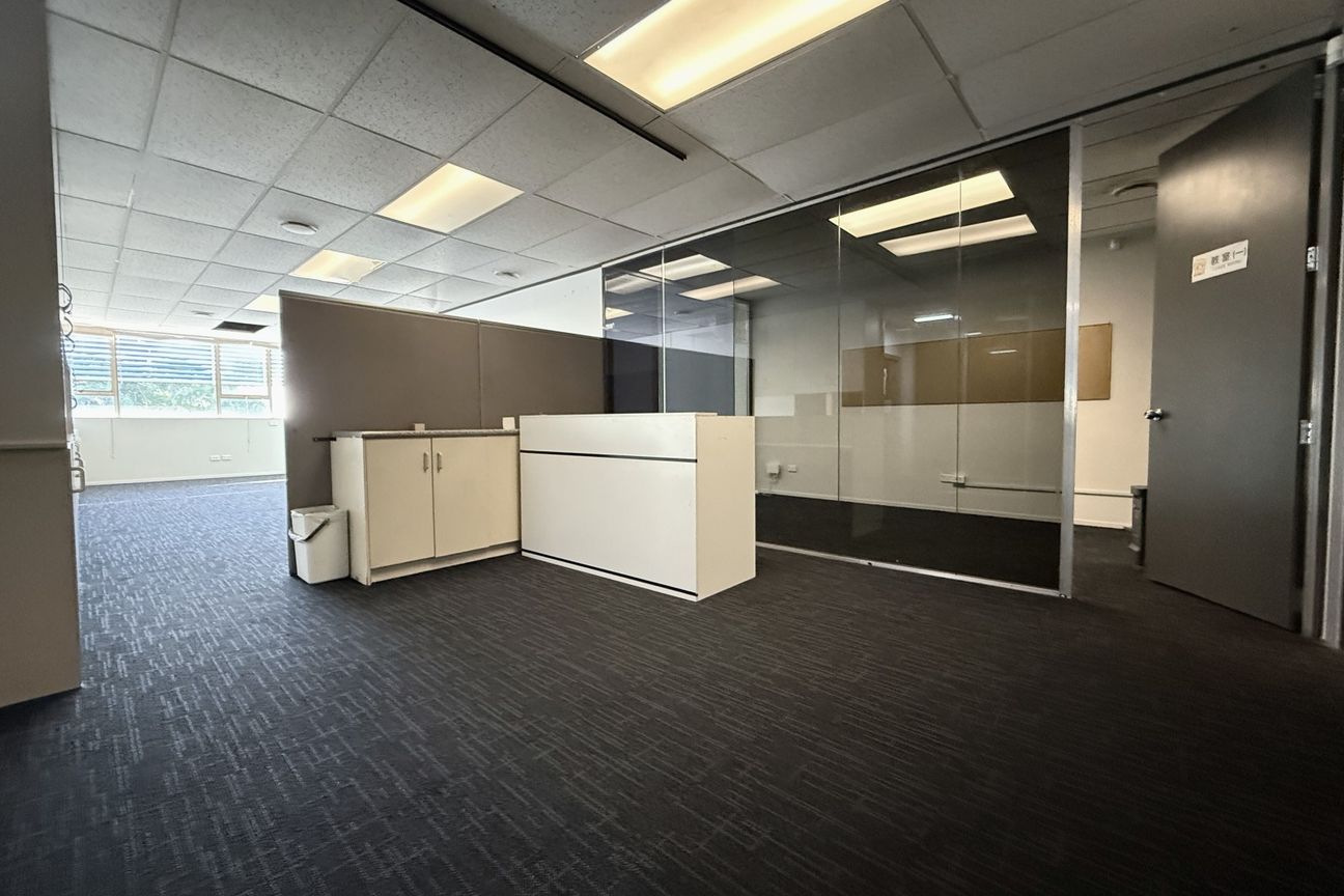 Modern Epsom Office Space | 150 m² - Ansicht 4