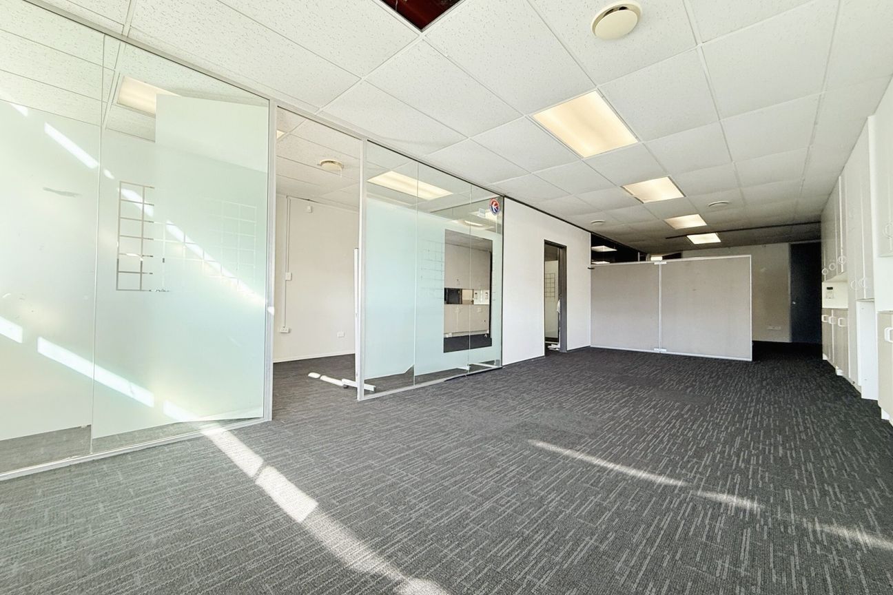 Modern Epsom Office Space | 150 m² - Ansicht 2