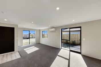 4 Campbell Dr, Lincoln