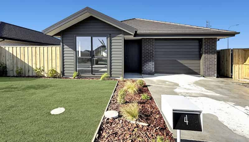 4 Campbell Dr, Lincoln