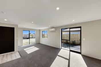 4 Campbell Dr, Lincoln