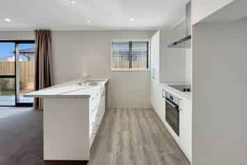 4 Campbell Dr, Lincoln
