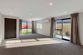 4 Campbell Dr, Lincoln