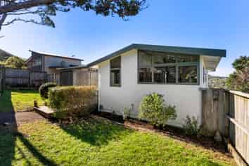84 Thurleigh Grove, Karori