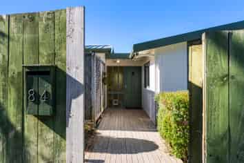 84 Thurleigh Grove, Karori