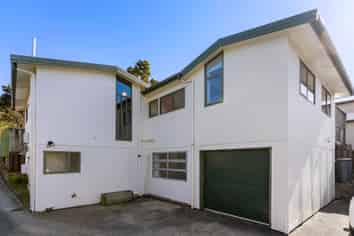 84 Thurleigh Grove, Karori