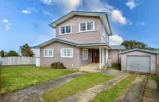 35 Outram Grove, Kelson