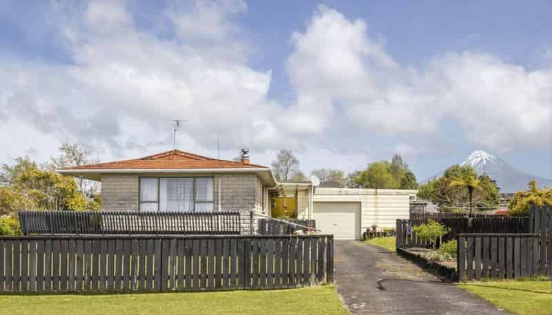 12 Towai Street, Inglewood