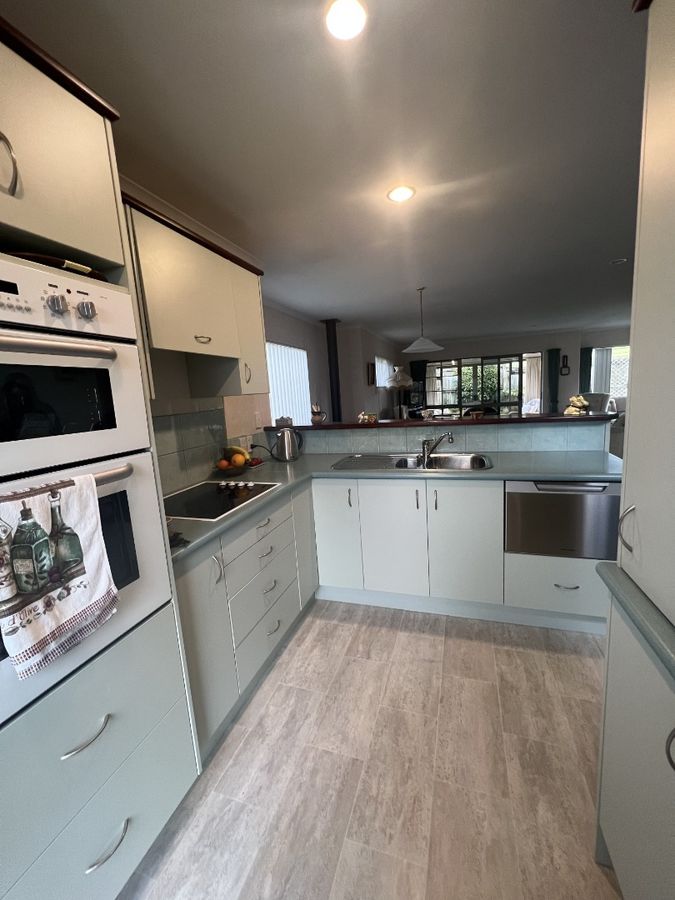 Two-Bedroom Home in Serene Lakeridge Close Development - Mehr