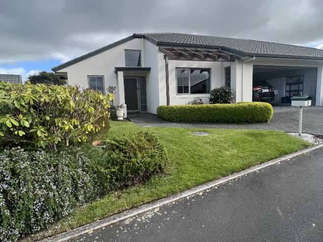 5 Lakeridge Close, Rangatira Park
