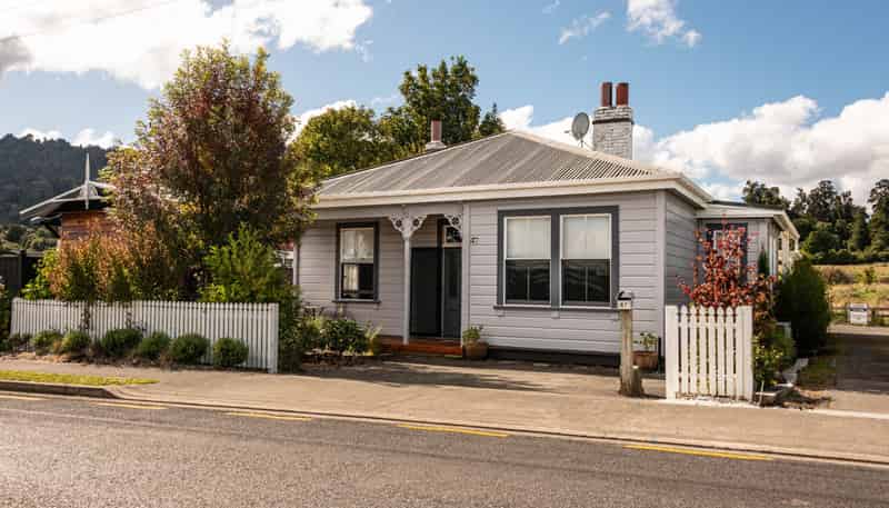 47 Railway Row, Ohakune
