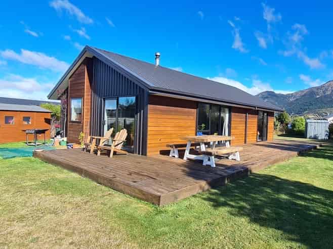 20 Brewster Crescent, Lake Hawea