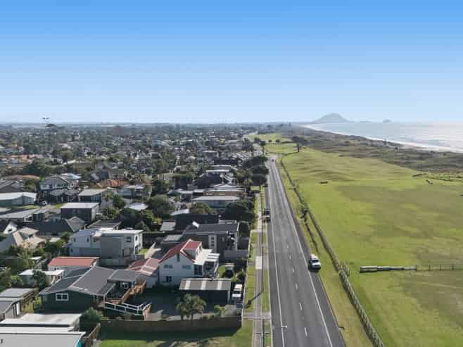 476 Papamoa Beach Road, Papamoa