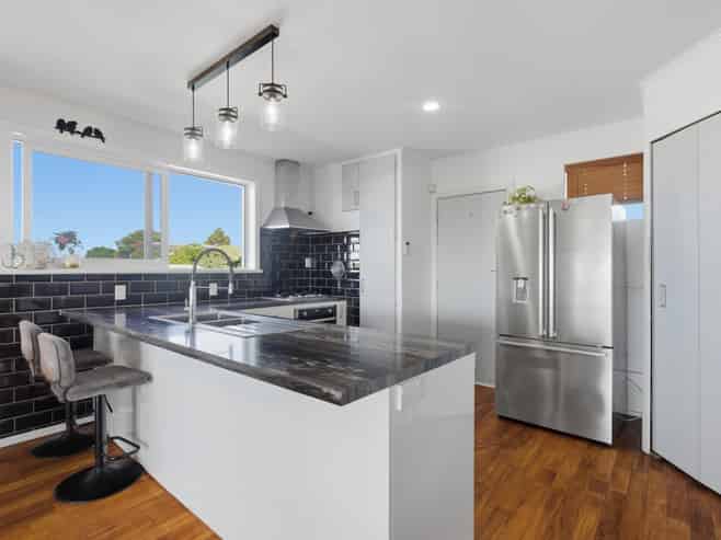 476 Papamoa Beach Road, Papamoa