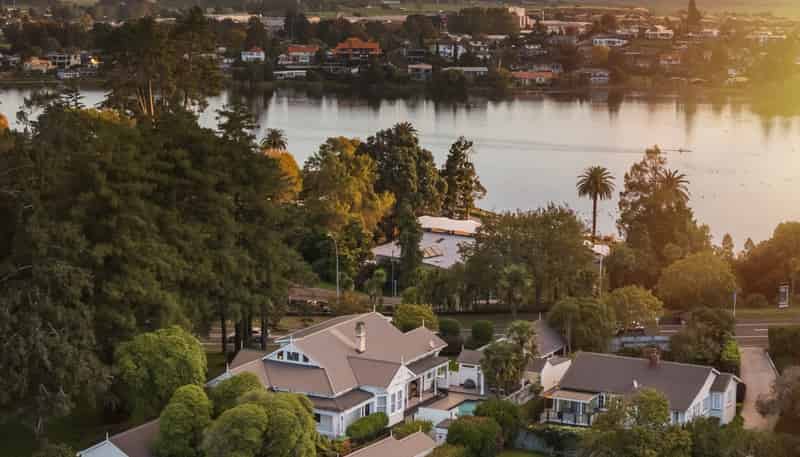 23 Ruakiwi Road, Hamilton Lake
