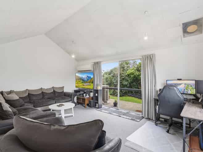 42 Avon Road, Clifton
