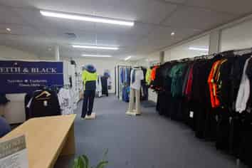 CHEAP FIRST FLOOR OFFICE