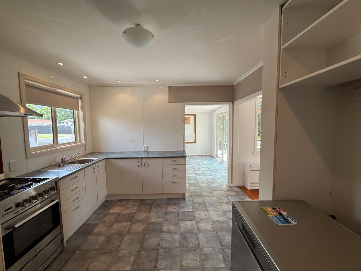 Spacious, Outdoor-Friendly Home in Waihi - Prikaz 6
