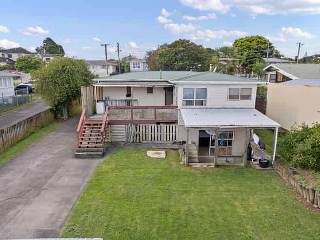 16 Puriri Road, Manurewa