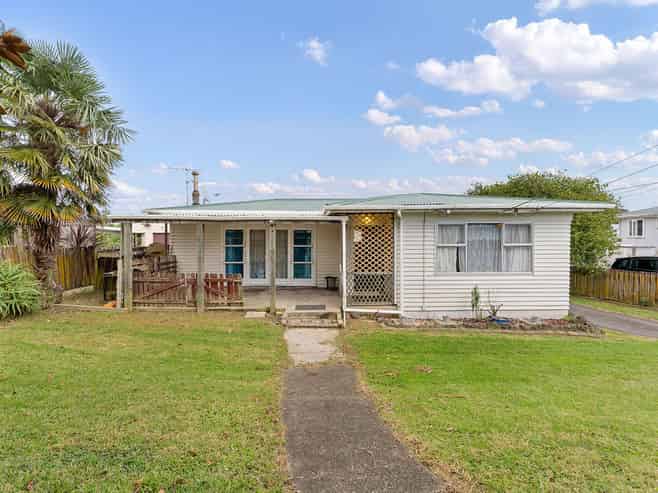 16 Puriri Road, Manurewa
