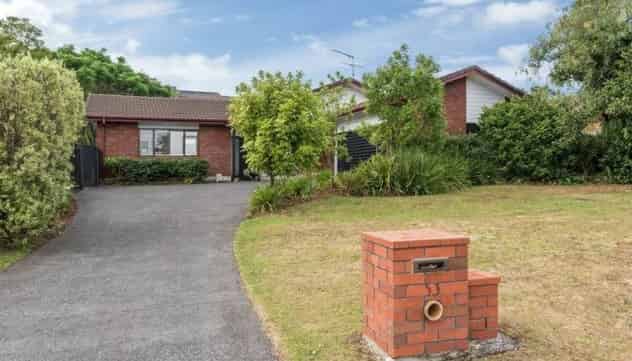 53 Mirrabooka Ave, Botany Downs