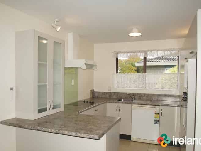 32 Cowes Street, Avondale