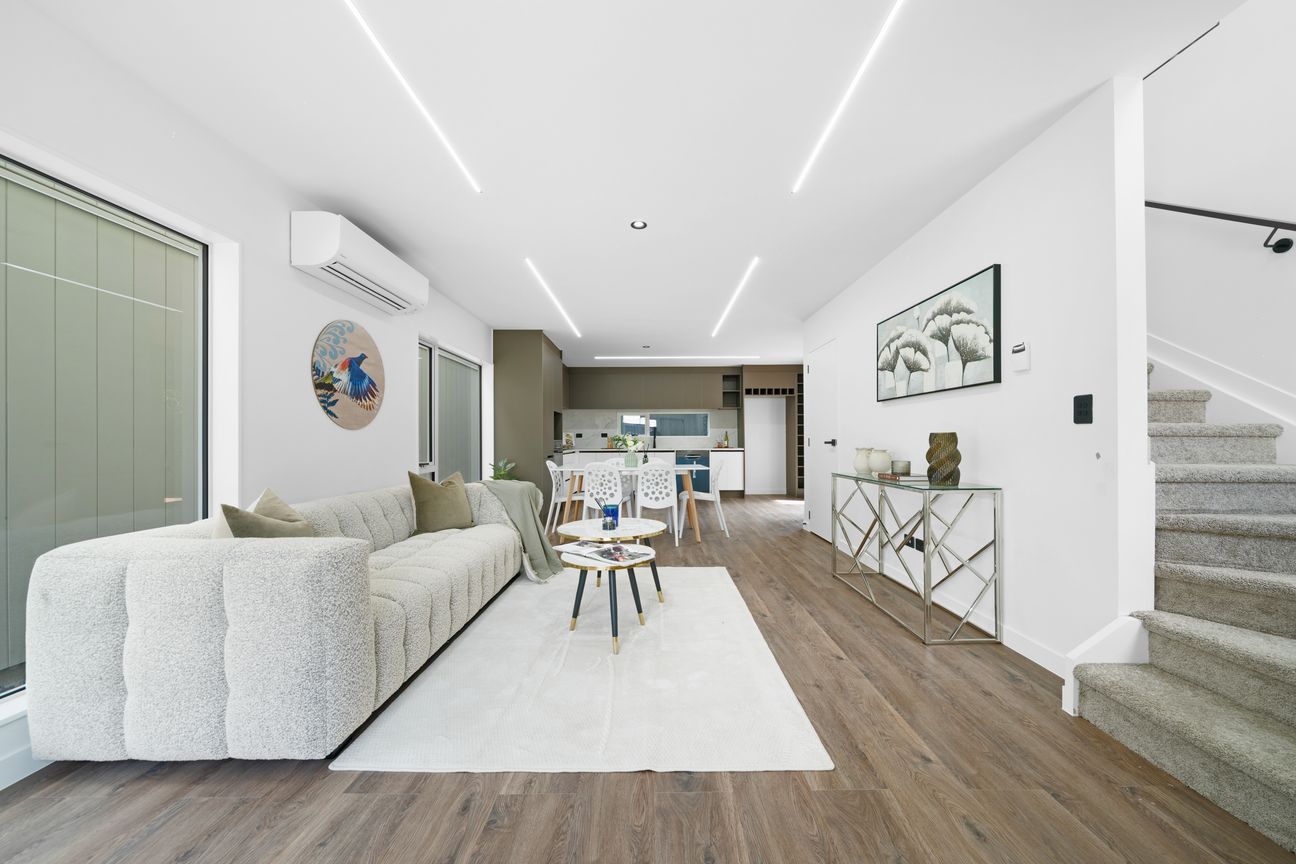 Stand Alone, Spacious & Good Neighbourhood! - Widok 4