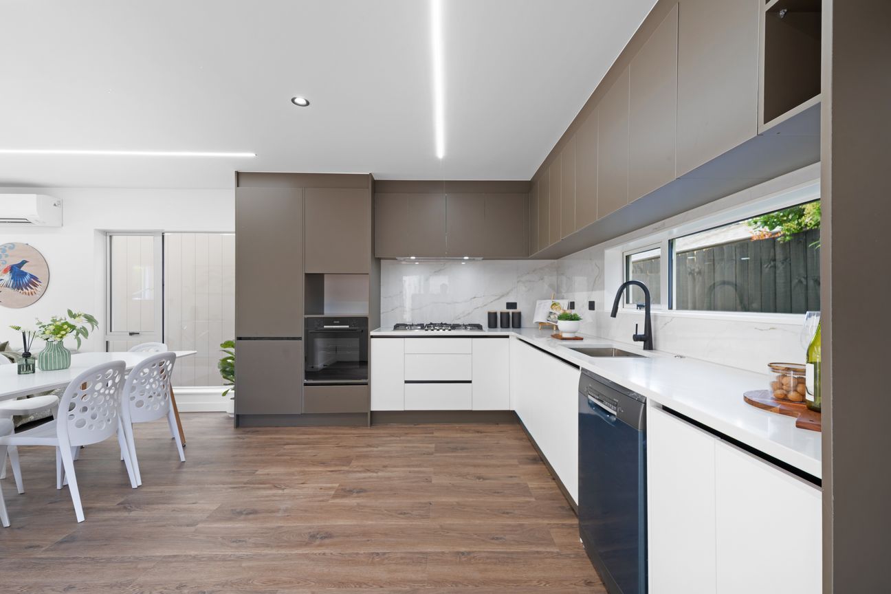 Stand Alone, Spacious & Good Neighbourhood! - Widok 2