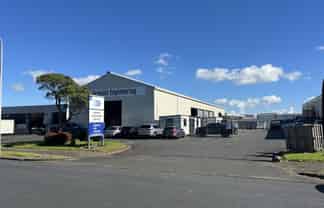 Functional 795sqm Warehouse with 5t Gantry Crane