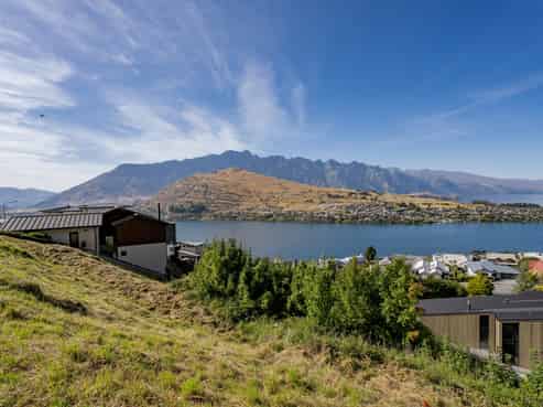5 Conifer Lane, Queenstown