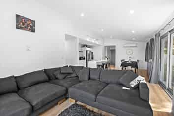 38 Pebble Beach Boulevard, Kamo
