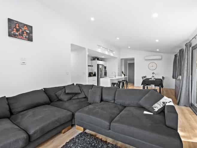 38 Pebble Beach Boulevard, Kamo