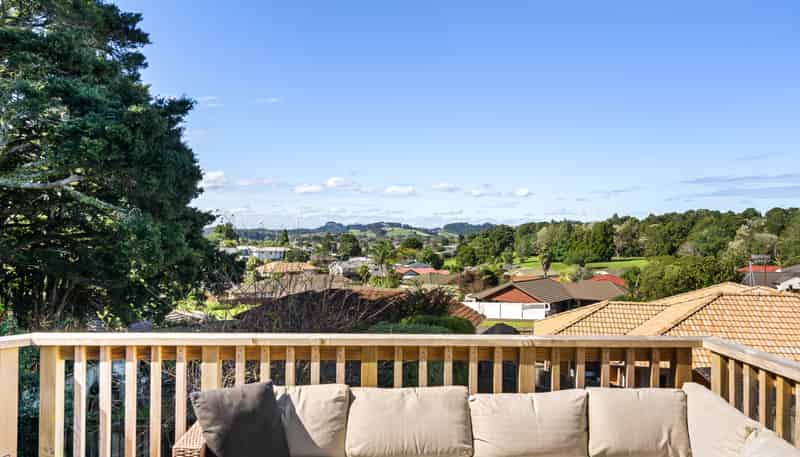 38 Pebble Beach Boulevard, Kamo